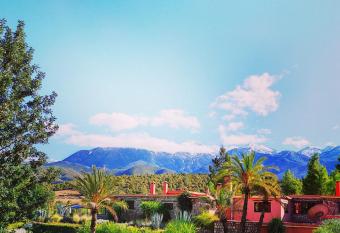 La Bergerie Auberge & Restaurant has Balcony rooms