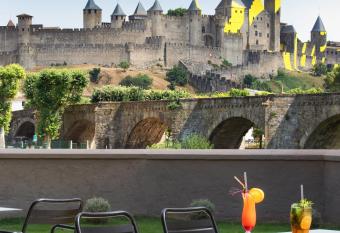 SOWELL HOTELS Les Chevaliers has Balcony rooms