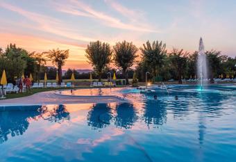 Terme Preistoriche Resort & Spa allows 18 year olds to book a room