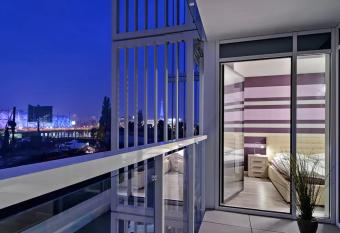 Strict center Towarowa has Balcony rooms