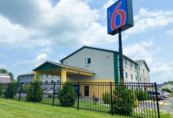 Motel 6 Lancaster, PA allows 18 year olds to book a room
