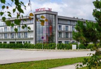 Motel 267 allows 18 year olds to book a room