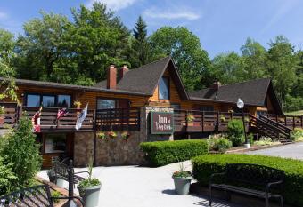 Inn at Deep Creek has Balcony rooms