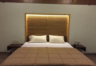 Kamdhenu Resort has Balcony rooms