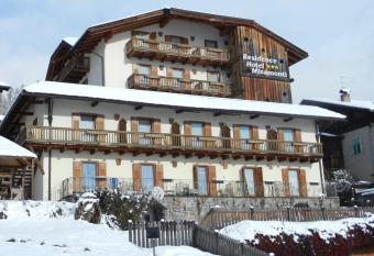 Residence Miramonti has Balcony rooms