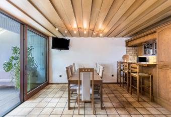 Gro  e Ferienwohnung Wagner has Balcony rooms