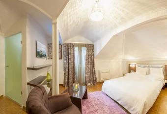 Chalet Castello allows 18 year olds to book a room