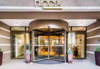 Aparthotel Adagio Marseille Timone allows 18 year olds to book a room