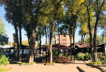 Hotel Bran  k has Balcony rooms