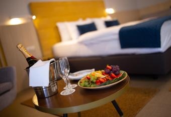 N  das T   Park Hotel has rooms with a private hot tub