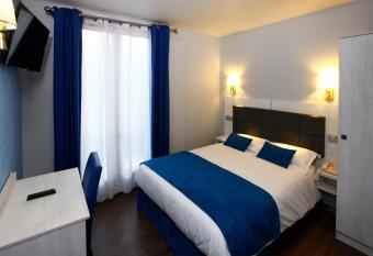 H  tel Sunny allows 18 year olds to book a room