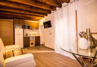 Felices Los Cuatro allows 18 year olds to book a room