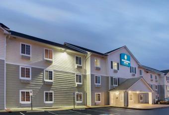 WoodSpring Suites Cincinnati Fairfield allows 18 year olds to book a room