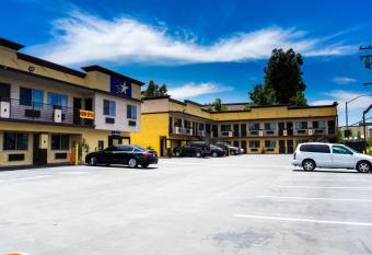 Starlight Inn South El Monte has Smoking rooms