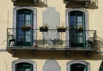 Gite l Oasis allows 18 year olds to book a room