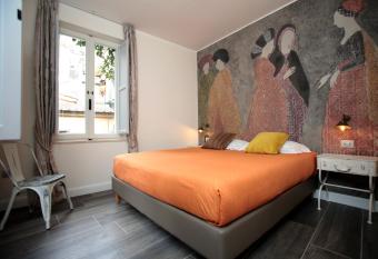 Trevi Contemporary Suite has Balcony rooms