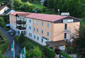 Hotel Asterra allows 18 year olds to book a room