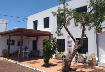 Alma Libre Guest House allows 18 year olds to book a room