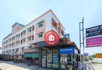 Saithong Place pattaya allows 18 year olds to book a room
