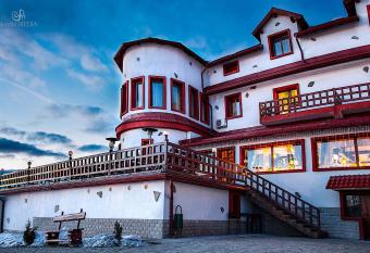 Hotel Rusu has Balcony rooms