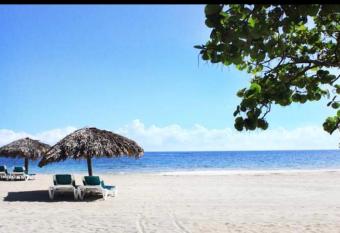 Mar azul 401 allows 18 year olds to book a room