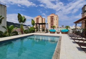 Don Marcos Hotel com Restaurante e Pizzaria allows 18 year olds to book a room