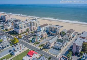 Nock Apartments has Balcony rooms