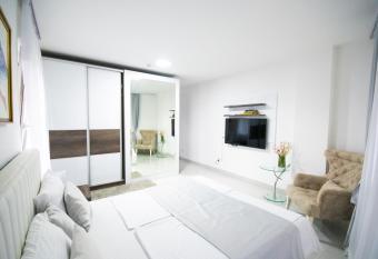 Apartmani Stan  i   has rooms with a private hot tub