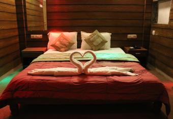 Hill Forest Resort allows 18 year olds to book a room