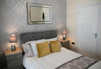 Arch House B&B & Apartments allows 18 year olds to book a room