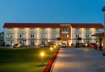 Komforthotel Butjadinger Tor allows 18 year olds to book a room