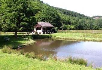 chalet de luve has Smoking/Balcony rooms