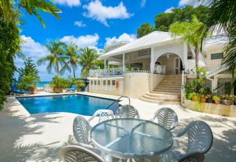 Tantalus has Balcony rooms