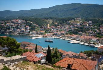 Villa Vista has Balcony rooms