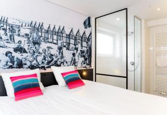 Hotel Nelson has Balcony rooms