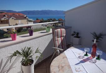 Adriatic Romance has Balcony rooms