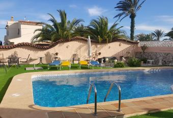 Apartamentos El Tosal 7E has Balcony rooms