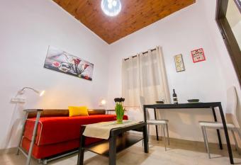 Old Town Guest House allows 18 year olds to book a room