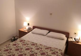 Zahner studio has Balcony rooms