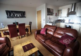 Cranbrook House Apartments - Near Ice Arena has Balcony rooms