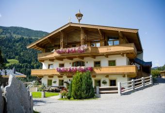 Beim Rohrer has Balcony rooms