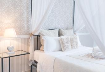 Green Room has Balcony rooms