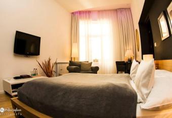 Ivana Apart Hotel has Balcony rooms