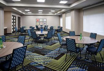 Holiday Inn Express Niagara-On-The-Lake, an IHG Hotel allows 18 year olds to book a room