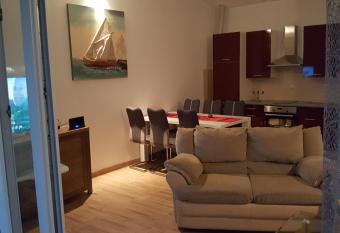 Petrovic K.Sucurac has Balcony rooms