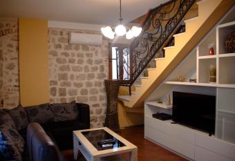 Apartment Belleza Old Town has Smoking rooms