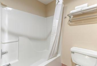 Baymont by Wyndham Bowling Green allows 18 year olds to book a room