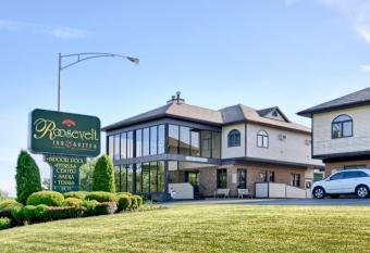 Roosevelt Inn & Suites Saratoga Springs has Balcony rooms