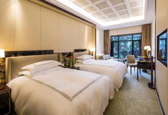 Zhejiang Xizi Hotel has Balcony rooms