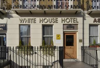 White House Hotel allows 18 year olds to book a room